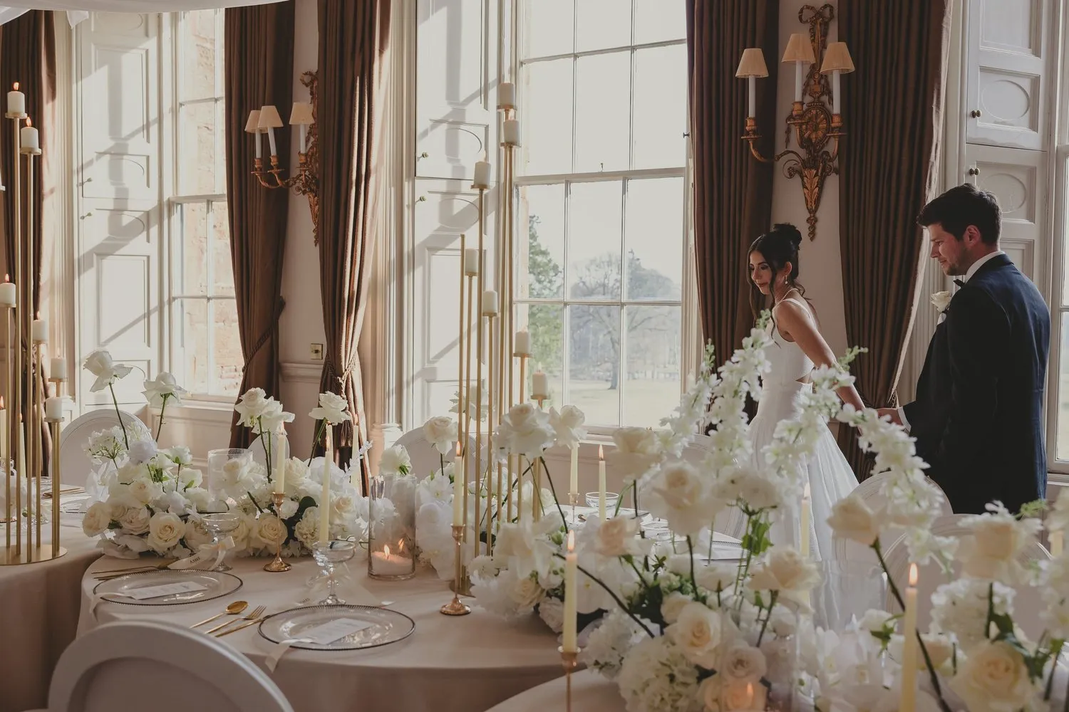 Draping and candlelight styling
