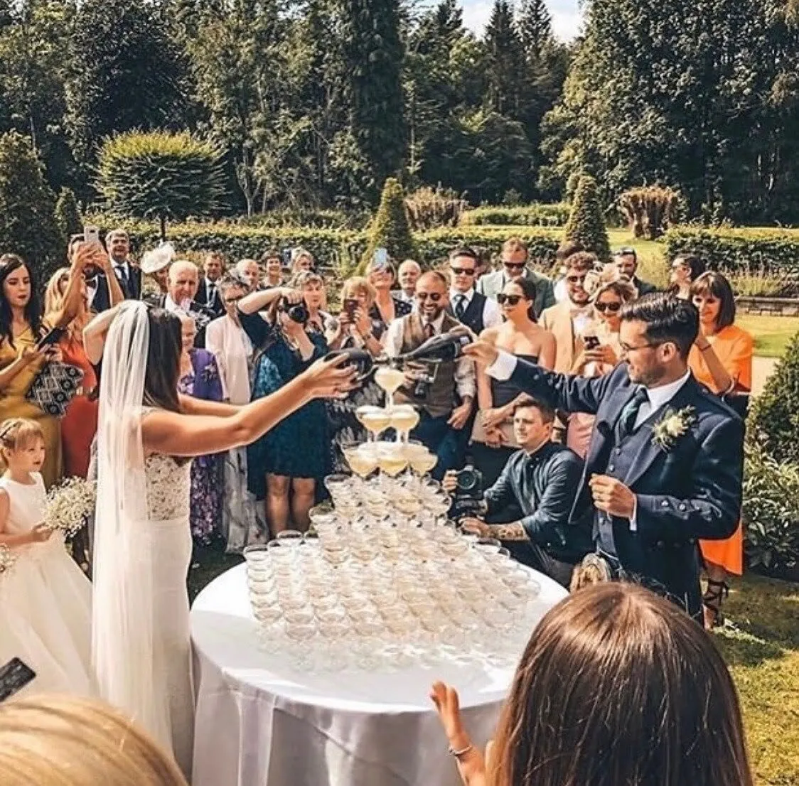 //CHAMPAGNE TOWER//

At Events HQ here at Fasque we have been chatting about drinks towers and planning some for our lovely clients. 

What would you have instead of champagne in your drinks tower? Our vote is for Espresso Martinis!

Photo: @charlott